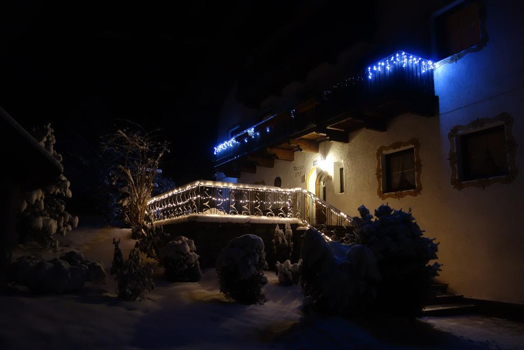 Hotel Haus Fiegl à Oetz Extérieur photo